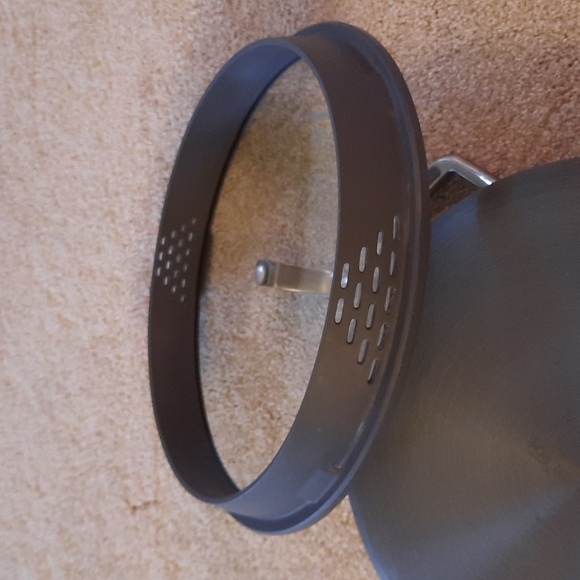 Calphalon 8785 5 QT Hard Anodized Pot with Strainer Cover - Picture 7 of 7